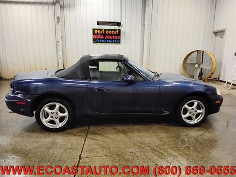 Used 2001 MAZDA MX-5 Miata image 2
