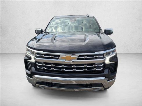 Used 2022 Chevrolet Silverado 1500 LTZ w/ LTZ Convenience Package II RWD image 2