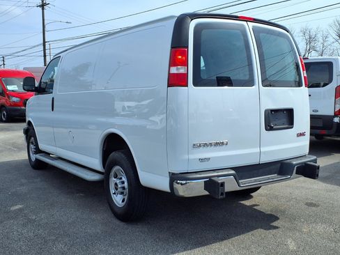 Used 2024 GMC Savana 2500 w/ Driver Convenience Package RWD image 5