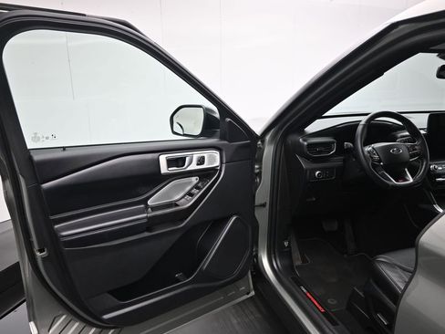 Used 2020 Ford Explorer ST w/ ST Street Pack image 8