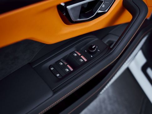 Used 2024 Lamborghini Urus S image 33