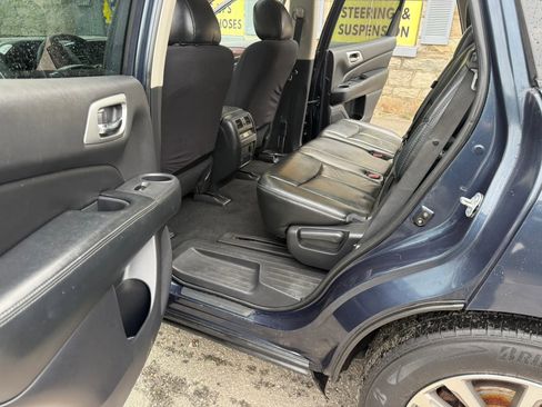 Used 2016 Nissan Pathfinder SL w/ SL Premium Package AWD/4WD image 23