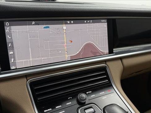 Used 2017 Porsche Panamera RWD image 27