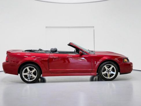 Used 2004 Ford Mustang Cobra RWD image 18