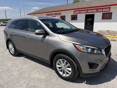 Used 2017 Kia Sorento FWD w/ LX Convenience Package image 1