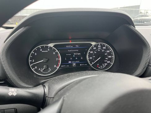 Used 2025 Nissan Sentra SV FWD image 34