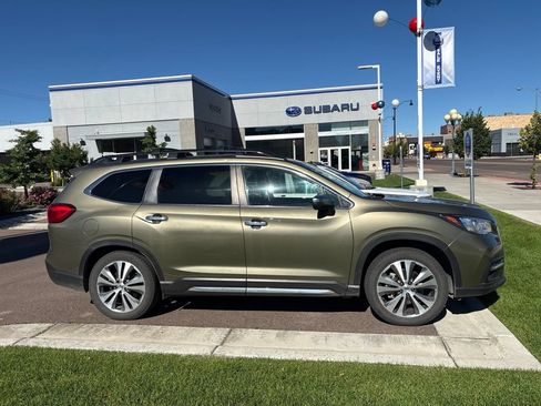 Used 2022 Subaru Ascent Touring AWD/4WD image 2