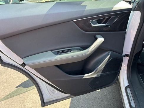 Used 2023 Audi Q8 Premium Plus w/ Premium Plus Package image 11