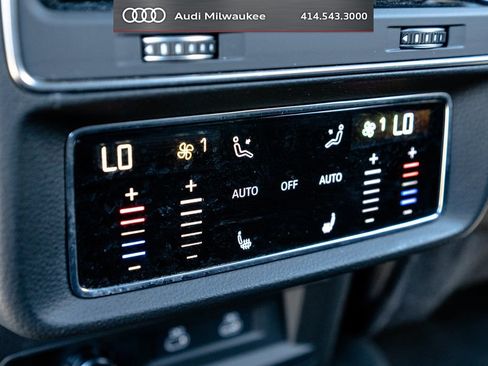 Used 2023 Audi Q8 Premium Plus w/ Premium Plus Package AWD/4WD image 36