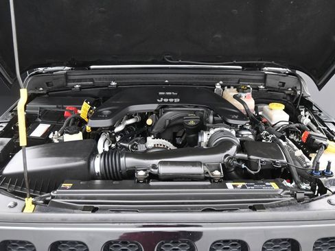 Used 2021 Jeep Wrangler Sport image 13