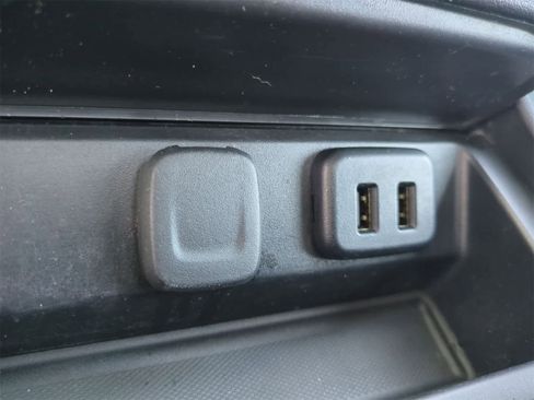 Used 2020 Chevrolet Suburban Premier image 31