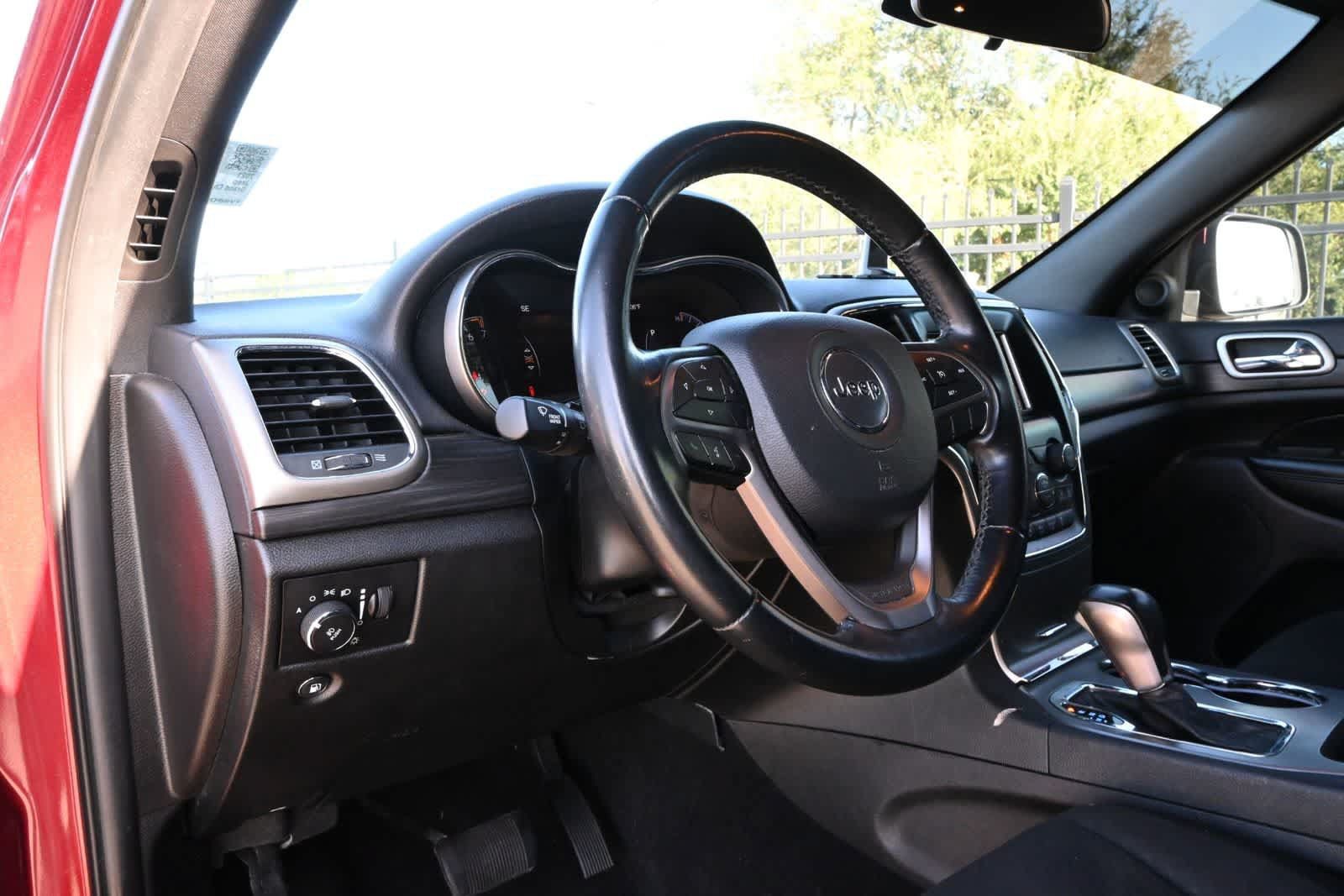Used 2021 Jeep Grand Cherokee Laredo RWD image 15