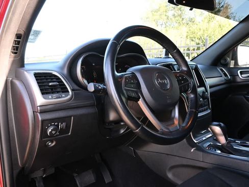 Used 2021 Jeep Grand Cherokee Laredo RWD image 15