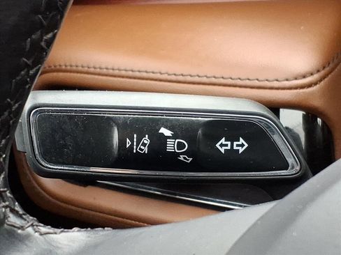 Certified 2022 Lincoln Nautilus Reserve image 25