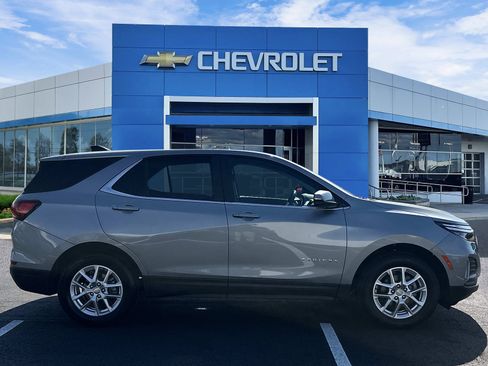 Certified 2024 Chevrolet Equinox LT FWD image 5