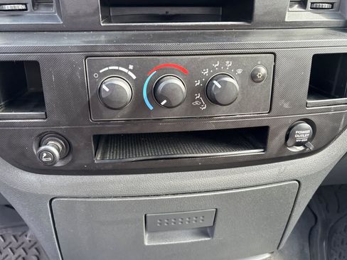 Used 2008 Dodge Ram 1500 Truck ST w/ Popular Equipment Group RWD image 18