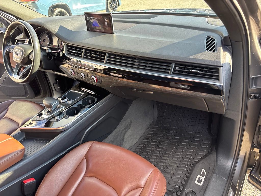 Used 2019 Audi Q7 3.0T Premium w/ Convenience Package AWD/4WD image 34