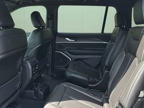 New 2026 Jeep Grand Cherokee L Limited AWD/4WD image 36