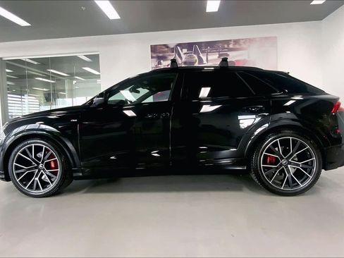 Used 2023 Audi Q8 Prestige image 3