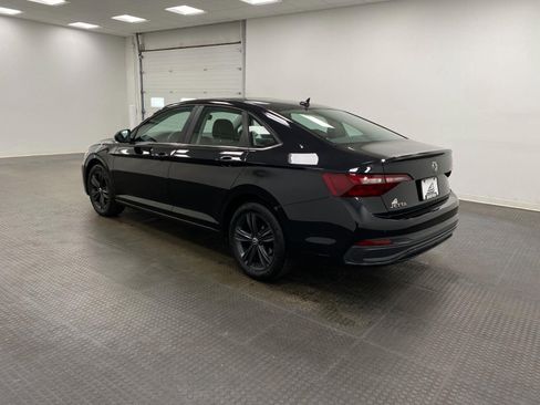 Used 2024 Volkswagen Jetta SE w/ Panoramic Sunroof Package FWD image 7