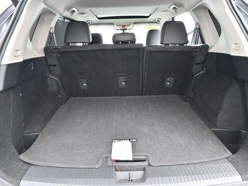 Used 2021 Nissan Rogue SV w/ Premium Package FWD image 9