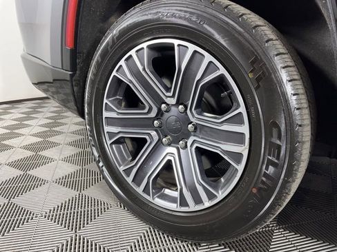 Used 2024 Jeep Wagoneer Series II w/ Flexible Seating Group image 16