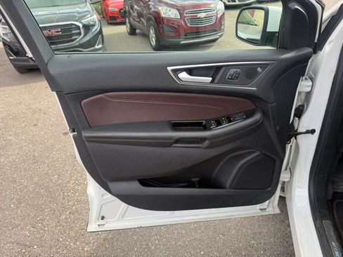 Used 2020 Ford Edge Titanium w/ Equipment Group 301A AWD/4WD image 18