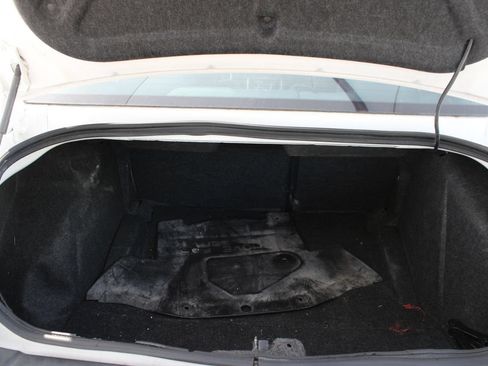 Used 2014 Dodge Challenger R/T RWD image 5