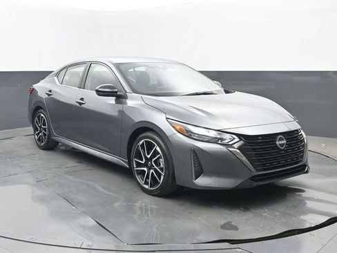 Used 2024 Nissan Sentra SR image 3