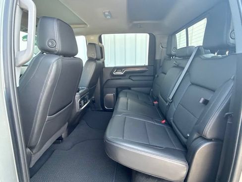 Used 2024 GMC Sierra 2500 Denali w/ Technology Package AWD/4WD image 18