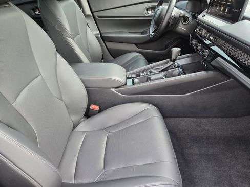 Used 2025 Honda Accord Sport image 10