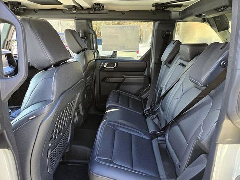 New 2025 Ford Bronco Badlands w/ Sasquatch Package image 13