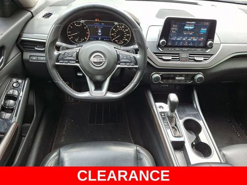 Used 2024 Nissan Altima 2.5 SR FWD image 12