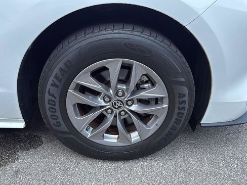 Used 2021 Toyota Sienna LE FWD image 15