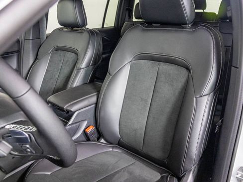 New 2025 Jeep Grand Cherokee L Altitude image 17