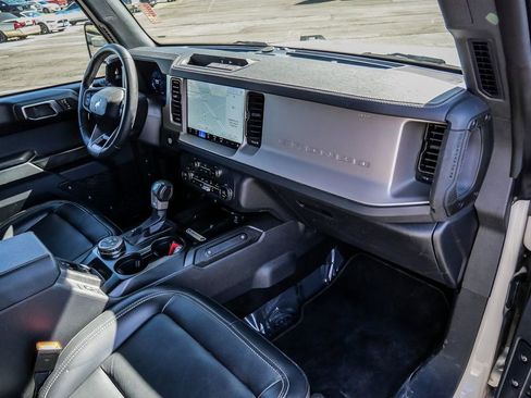 Used 2025 Ford Bronco Outer Banks image 14