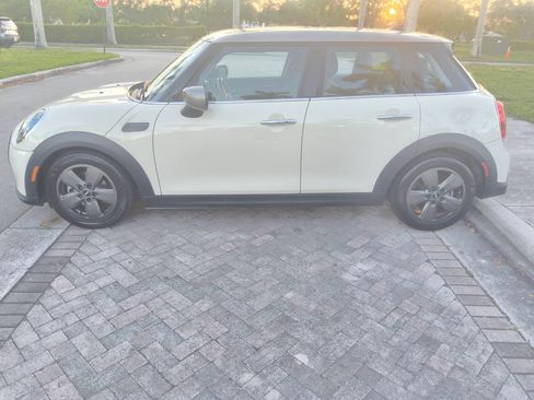 Used 2023 MINI Cooper 4-Door Hardtop FWD image 4