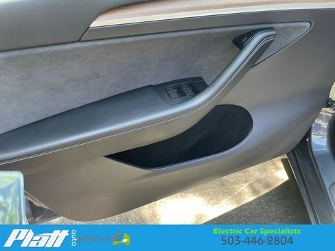 Used 2023 Tesla Model Y Long Range AWD/4WD image 20