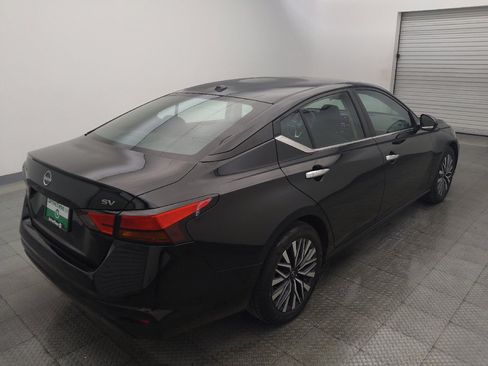 Used 2024 Nissan Altima 2.5 SV FWD image 9
