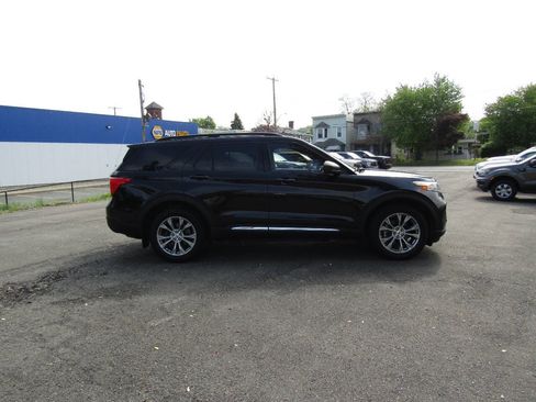 Used 2020 Ford Explorer XLT w/ Equipment Group 202A AWD/4WD image 7