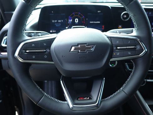 New 2026 Chevrolet Traverse Z71 w/ Enhanced Driving Package AWD/4WD image 2