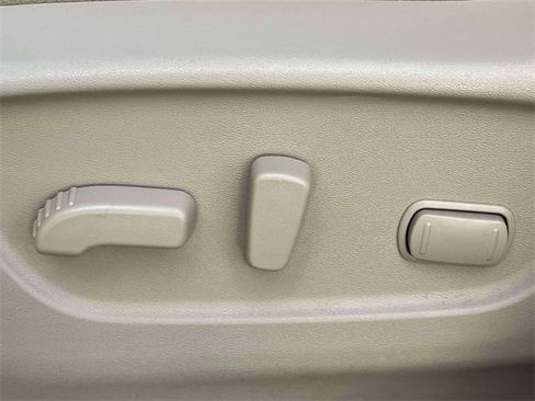 Used 2020 Nissan Rogue SL w/ Premium Package image 22