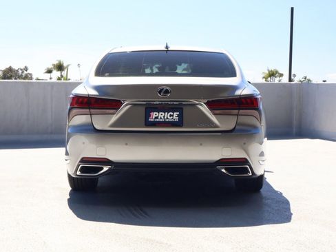 Used 2023 Lexus LS 500 w/ Accessory Package (Z2) RWD image 10