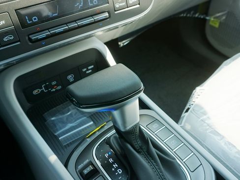 Used 2025 Hyundai Kona SEL image 15