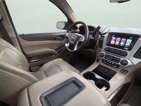 Used 2018 GMC Yukon XL SLT w/ Open Road Package image 11