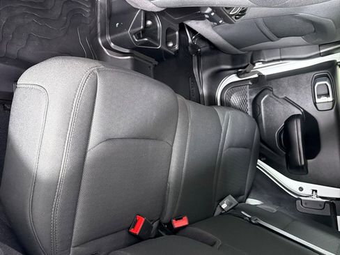 Used 2020 Jeep Wrangler Unlimited Sport S image 19