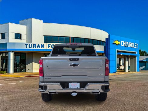 New 2026 Chevrolet Silverado 1500 LTZ w/ LTZ Premium Package AWD/4WD image 4