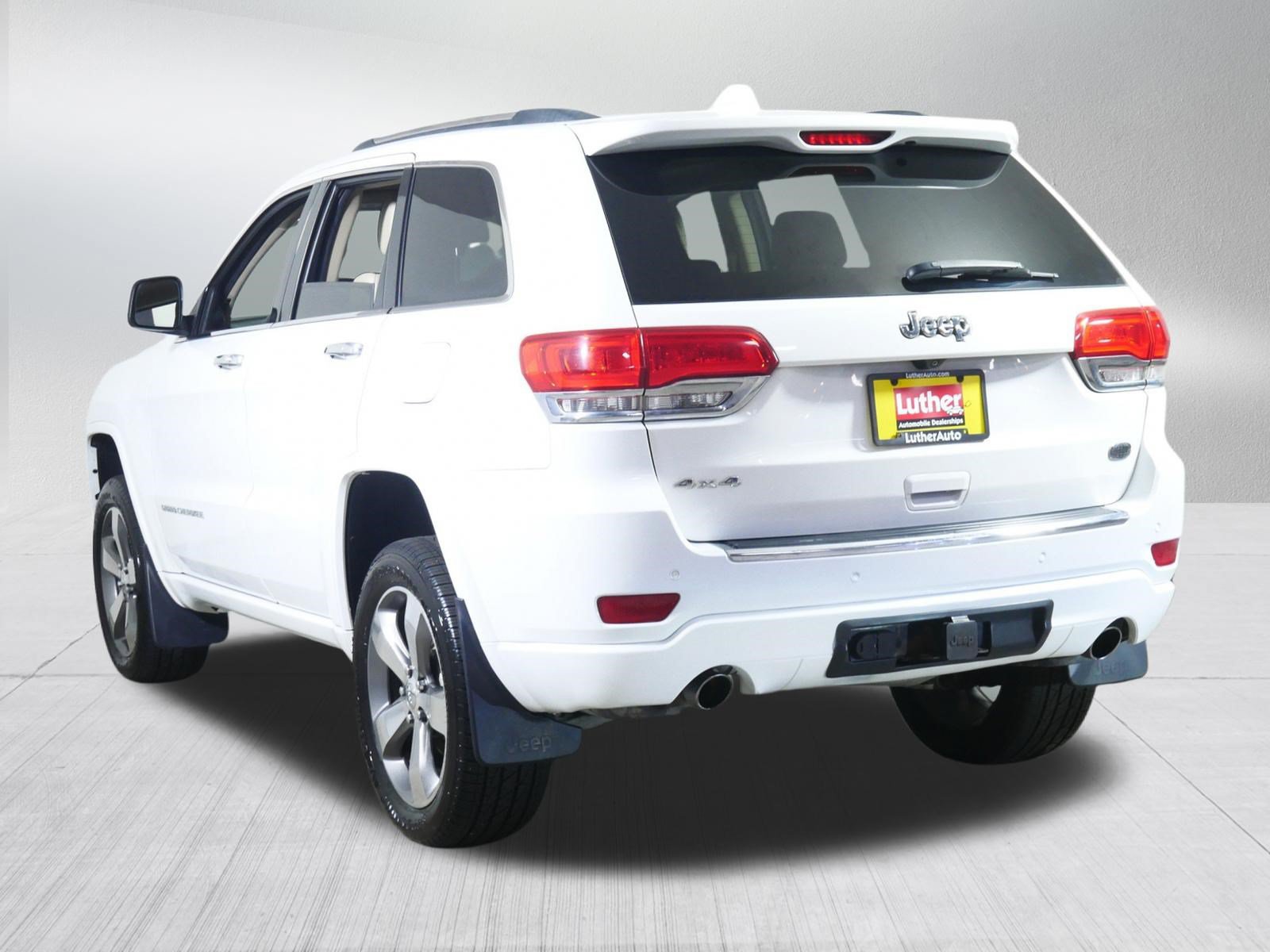 Used 2015 Jeep Grand Cherokee Overland w/ Advanced Technology Group AWD/4WD image 5