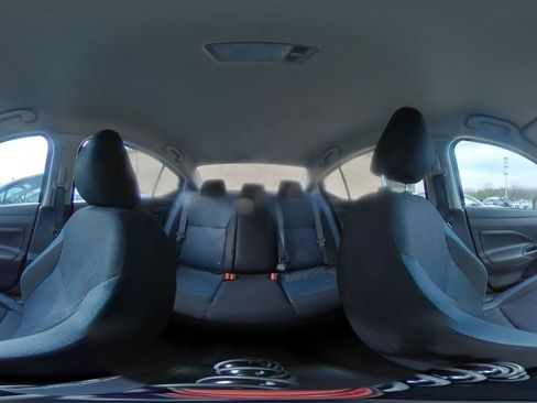 Used 2025 Nissan Versa SV image 39