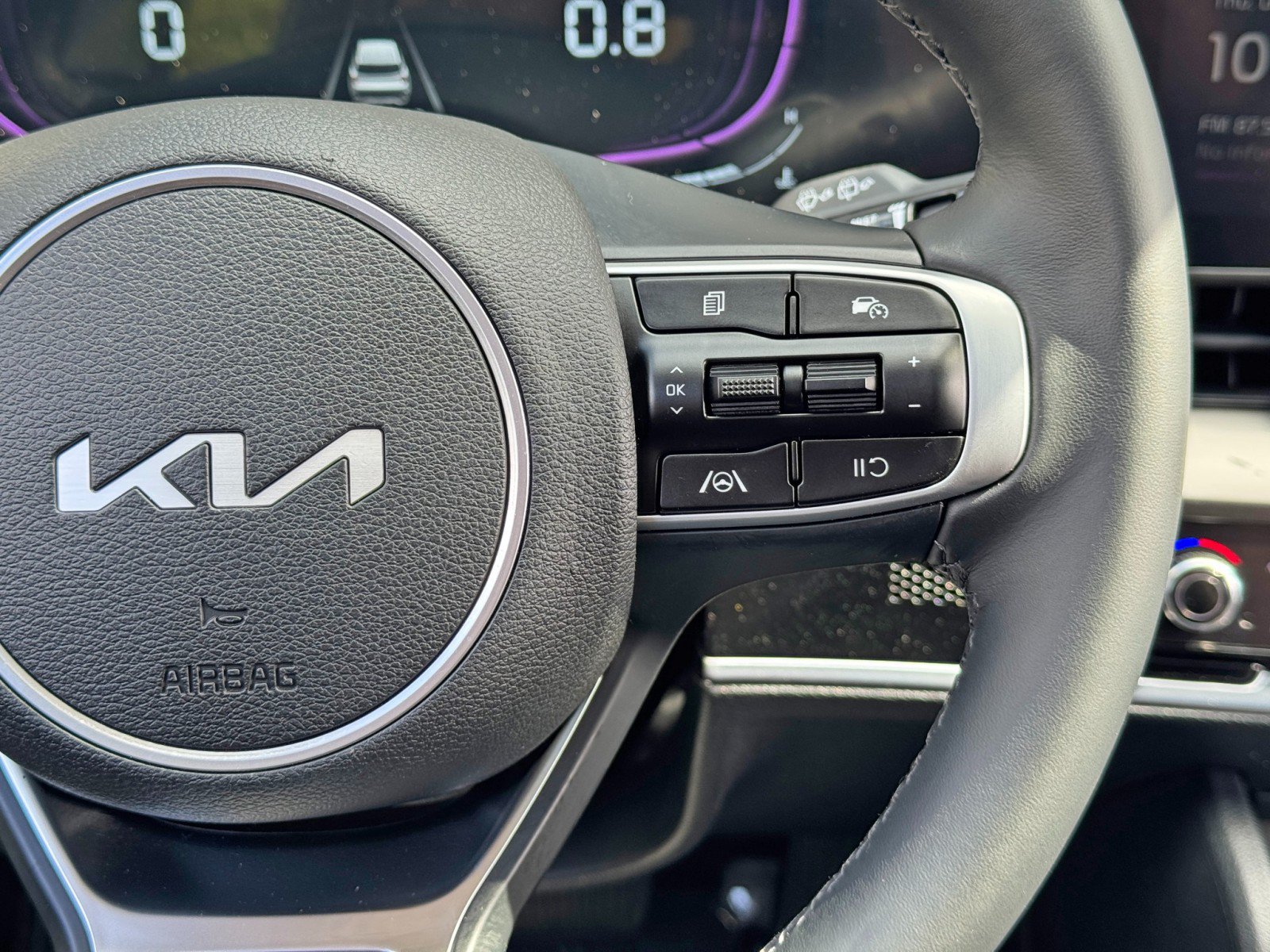 Used 2025 Kia Sportage EX w/ Premium Package FWD image 21